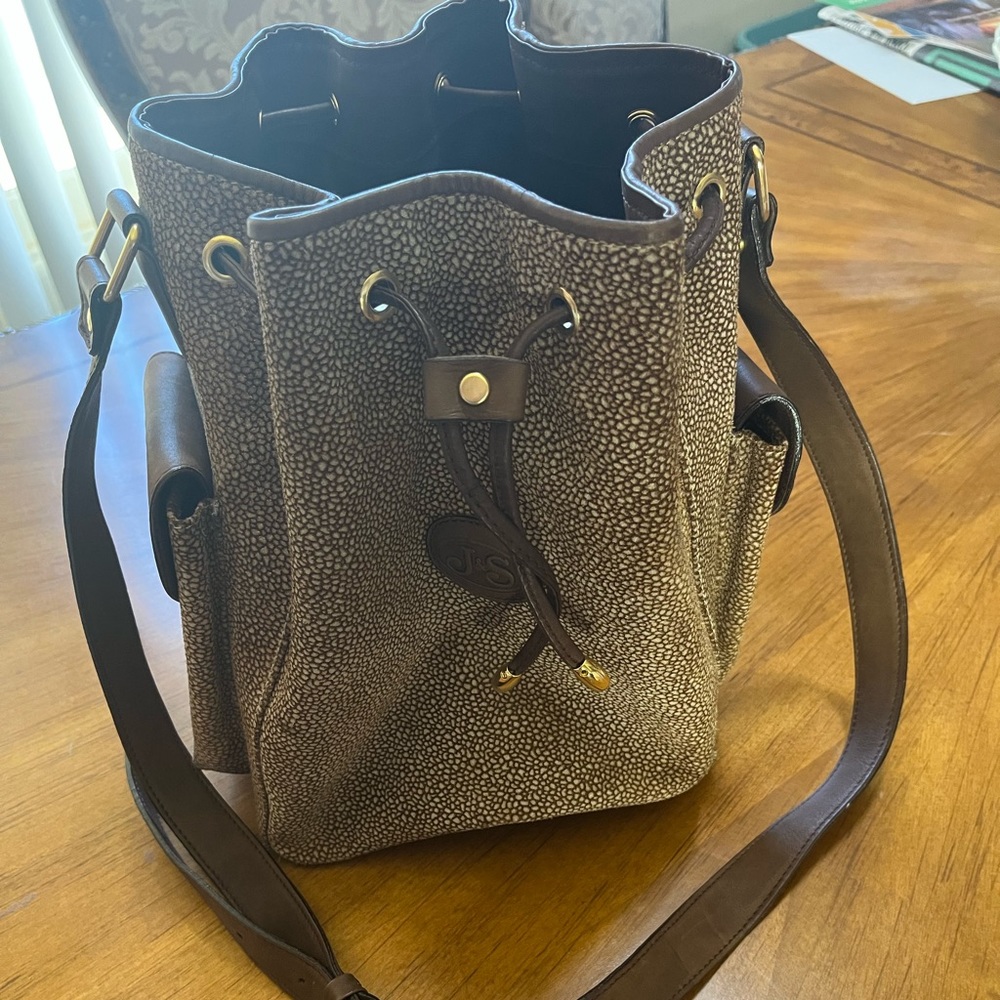 j&s bucket bag